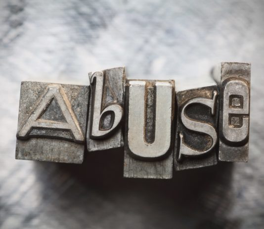 Can foresight of risk of pain support inference of intention?